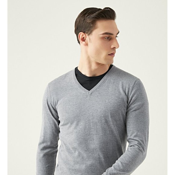 DAMAT Grey V-Neck Knitwear - Picture 1 of 4